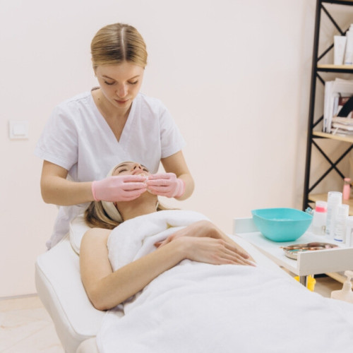 Online-Kurs: Kosmetik (Kosmetik Parfümerie Make-up)