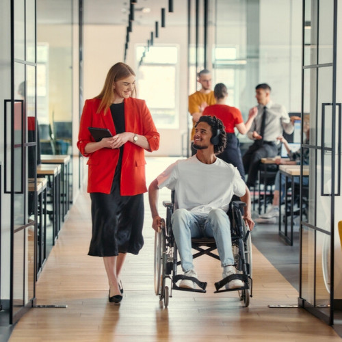 Barrierefreiheit am Arbeitsplatz – Aufnahme von Menschen mit Behinderung